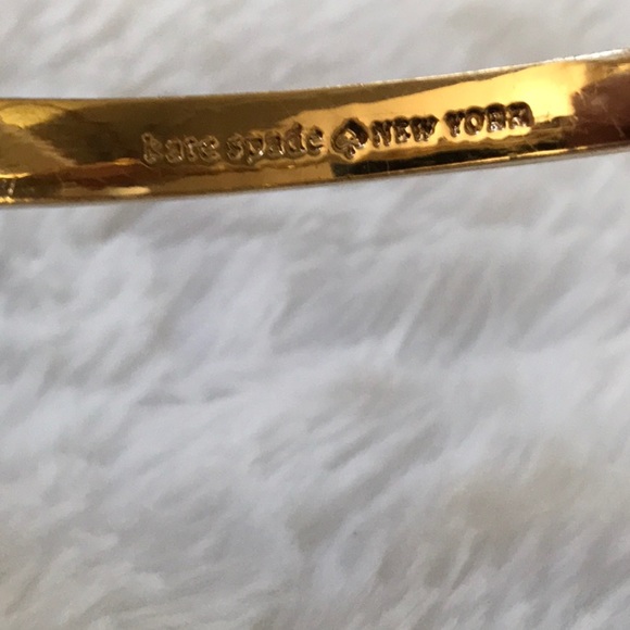 ♠️ Kate Spade Take a bow bangle bracelet♠️ - Picture 3 of 5